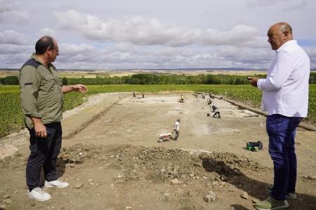 Imagen Miguel Ángel de Vicente regresa a Confloenta para interesarse por el buen funcionamiento de las visitas y despedir al equipo de...